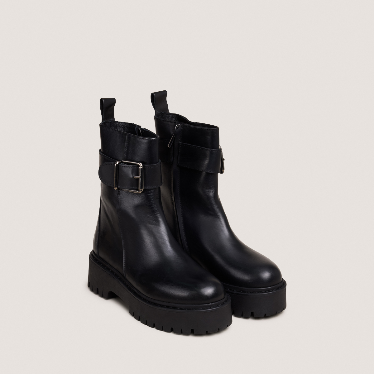 Bottines à semelles crantées in black leather | RANDY