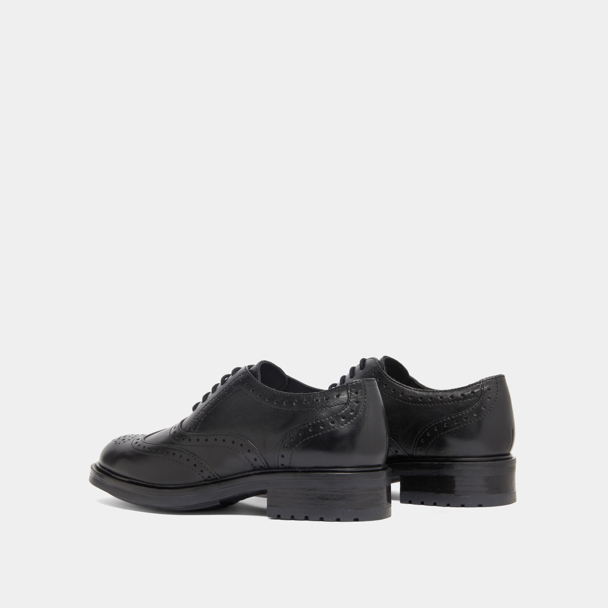 Richelieus à détails ajourés in black leather | GAD
