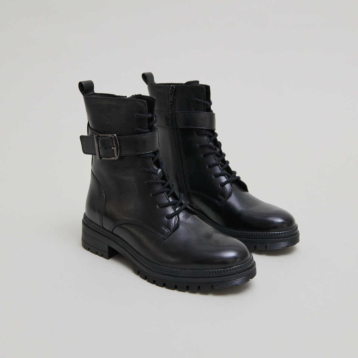 Bottines à lacets et semelles crantées in black leather | GIPSY
