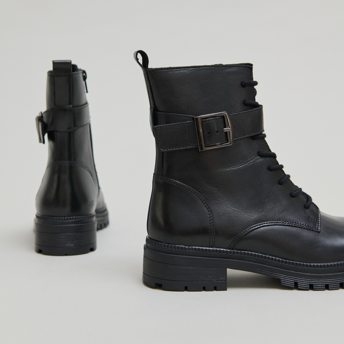 Bottines à lacets et semelles crantées in black leather | GIPSY