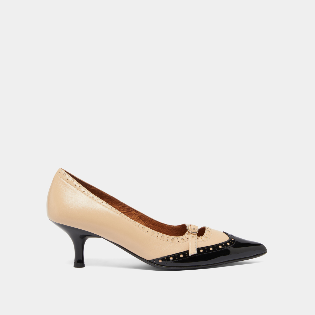 Escarpins à brides et détails perforés..... in black patent and beige leather | DALTA