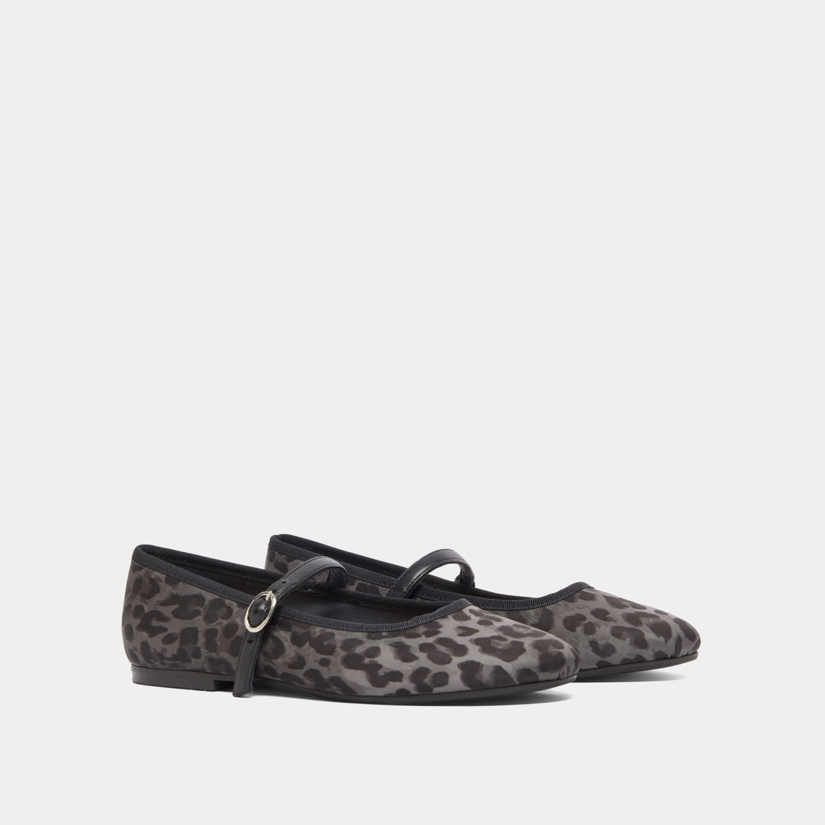 Ballerines à brides in gray leopard textile