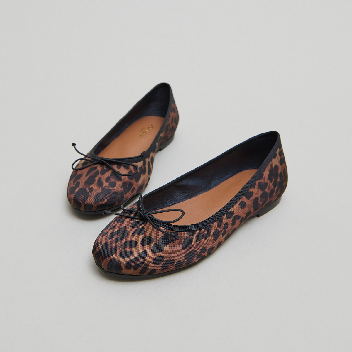 Ballerines à lacets in brown leopard textile | DELFINA