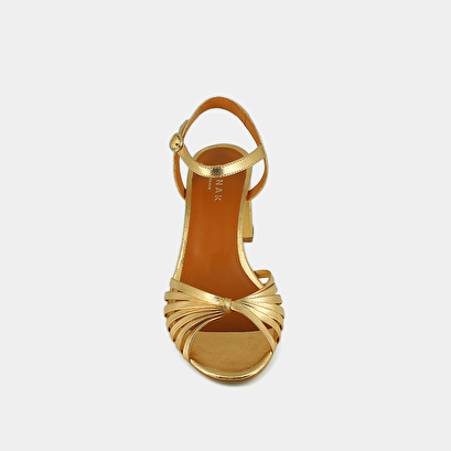 Sandals with heels and open toes in gold metallic leather | VIPSY