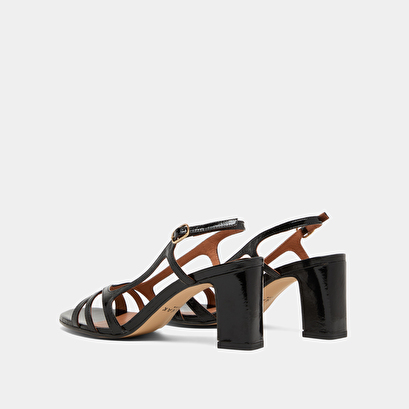 High-heeled sandals in black shiny leather | vaiana
