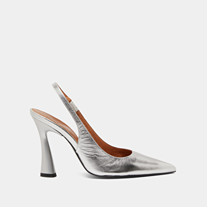 Pointed-toe pumps in silver metallic leather | DRESSY