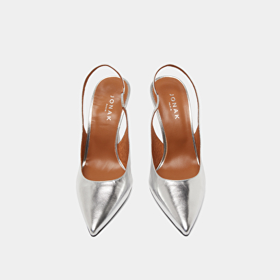 Pointed-toe pumps in silver metallic leather | DRESSY