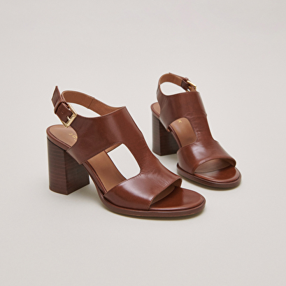 Heeled sandals in brown leather | ding
