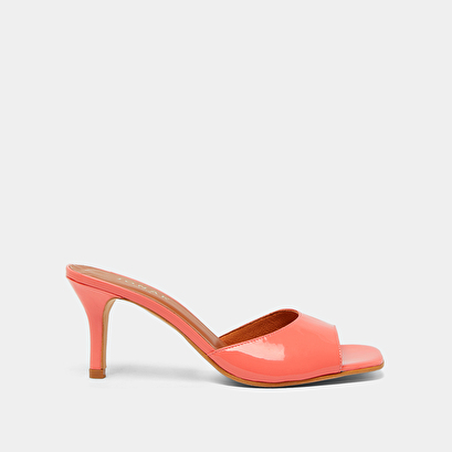 Heeled mules in coral patent | VERTIGO