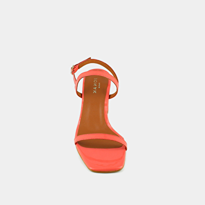 Heeled sandals in coral patent | vigne