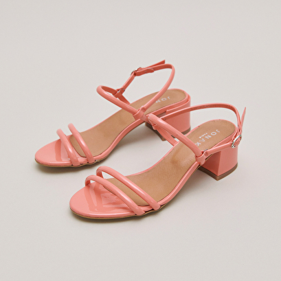 Heeled sandals in coral patent | ADAM