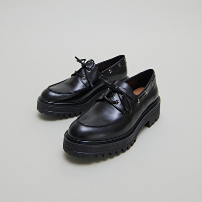 Derbies &agrave; lacets in black leather | angelus