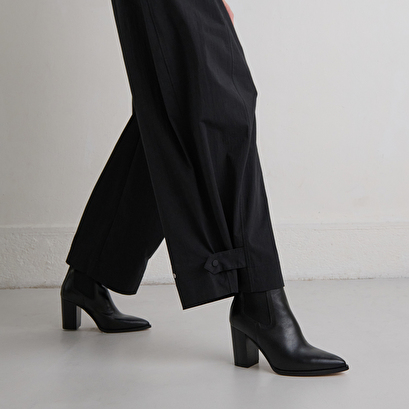 Bottines &agrave; talons et &eacute;lastiques in black leather | pepita