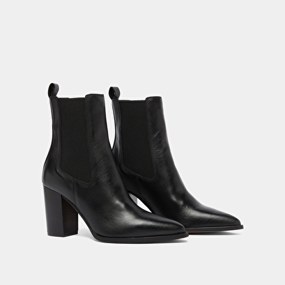 Bottines &agrave; talons et &eacute;lastiques in black leather | pepita