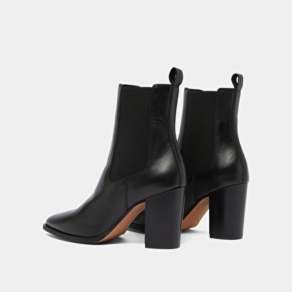 Bottines &agrave; talons et &eacute;lastiques in black leather | pepita