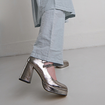 Mary jane with double straps and platforms in dark silver metallic leather | verite