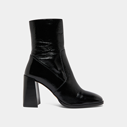 Heeled ankle boots with square toes in black shiny leather | vidal