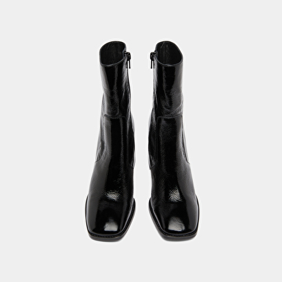 Heeled ankle boots with square toes in black shiny leather | vidal