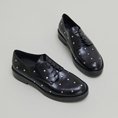 Derbies &agrave; d&eacute;tails argent&eacute;s in black leather | astou