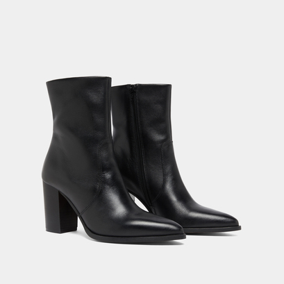 Bottines &agrave; talons in black leather | perle
