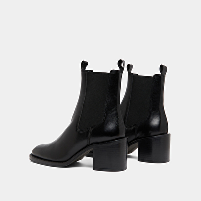 Bottines &agrave; talons et &eacute;lastiques in black leather | bertille