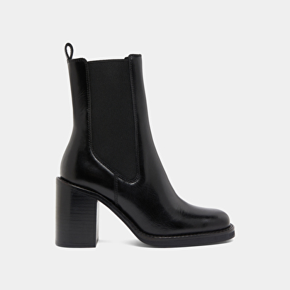Ankle boots with overflowing heels in black leather | bretz