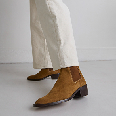 Boots &agrave; &eacute;lastiques in cognac suede | maeva