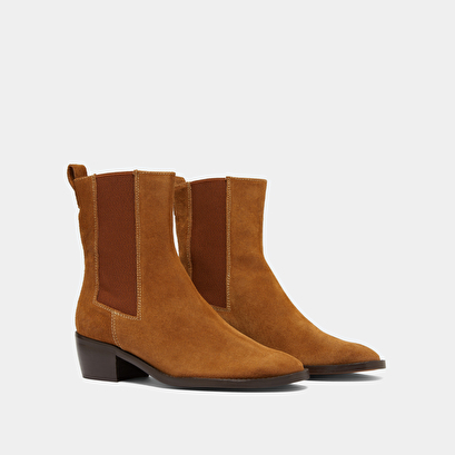 Boots &agrave; &eacute;lastiques in cognac suede | maeva