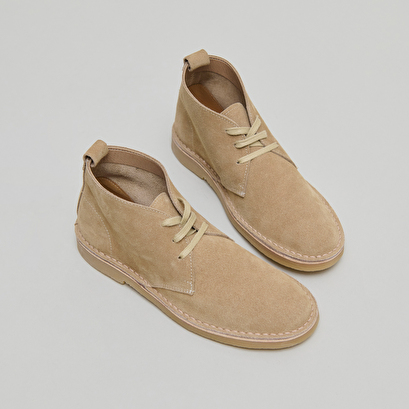 Boots basses &agrave; lacets in beige suede | maxime