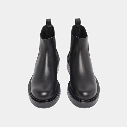 Boots &agrave; &eacute;lastiques in black leather | melanie
