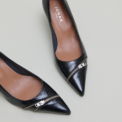 Escarpins &agrave; fermetures &eacute;clairs in black shiny leather | daniela