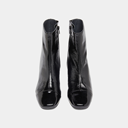 Ankle boots with zips in black pleated patent leather | domenica