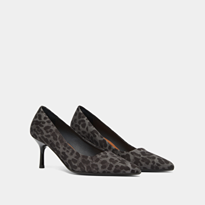 Escarpins &agrave; bouts pointus in gray leopard | DUNDEE