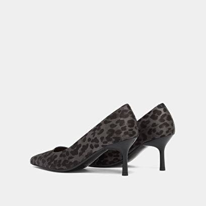 Escarpins &agrave; bouts pointus in gray leopard | DUNDEE