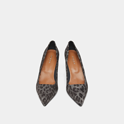 Escarpins &agrave; bouts pointus in gray leopard | DUNDEE