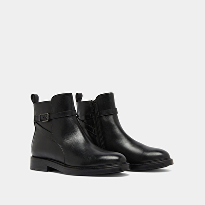 Boots &agrave; boucles in black leather | clea