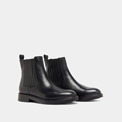 Boots &agrave; fronces in black leather | cleandre