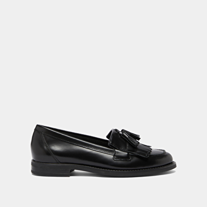 Mocassins &agrave; glands in black glazed leather | nelle