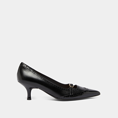 Escarpins &agrave; brides et d&eacute;tails perfor&eacute;s..... in black patent and black leather | dalta