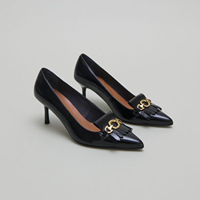 Pumps with gold bits black
