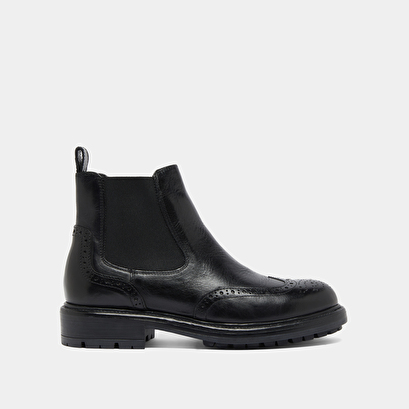 Boots &agrave; semelles crant&eacute;es in black leather | celia
