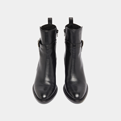 Bottines &agrave; talons et boucles in black leather | cajou
