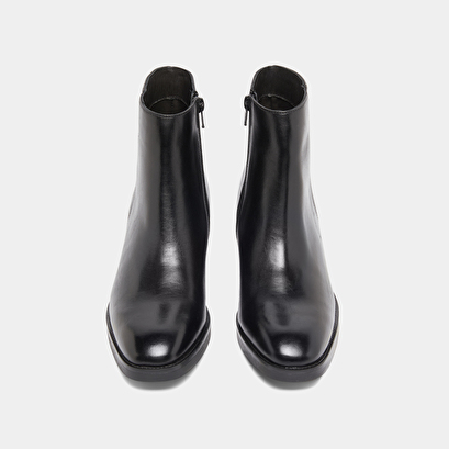 Lowboots with elastics in black leather | gab