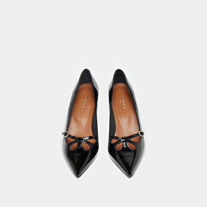 Escarpins à brides croisées black
