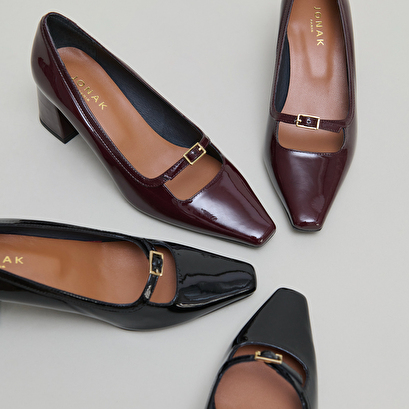 Heeled mary jane with pointed toes in burgundy patent | diola
