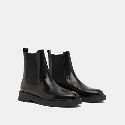 Boots &agrave; bouts ronds in grey glazed leather | agen