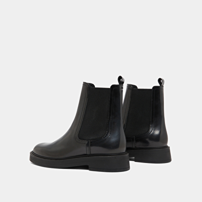 Boots &agrave; bouts ronds in grey glazed leather | agen