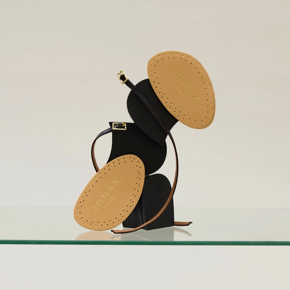 ½ Removale insole adjusts the size | ½ removale insole