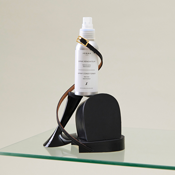Colorless spray conditioner revives the color | spray conditioner