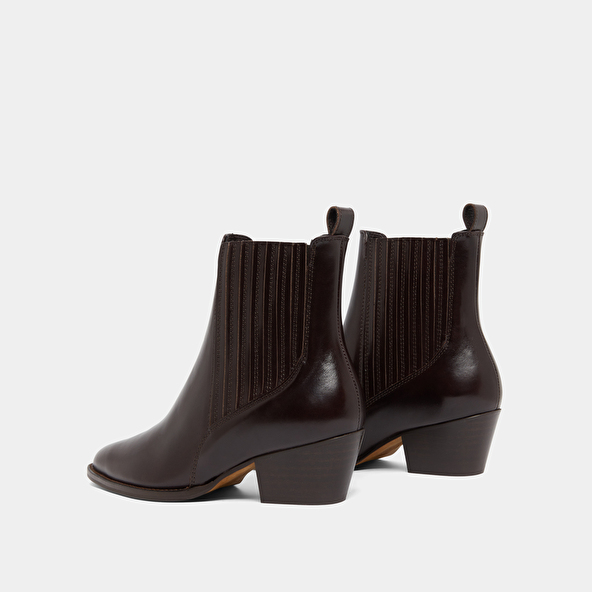 Boots à petits talons biseautés et élastiques in dark brown leather | BAILEY